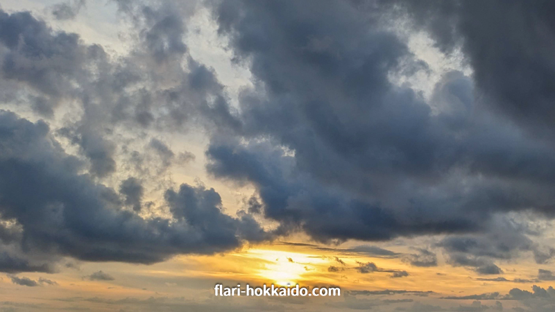 新日本海フェリーのオープンデッキから眺める夕日がきれい