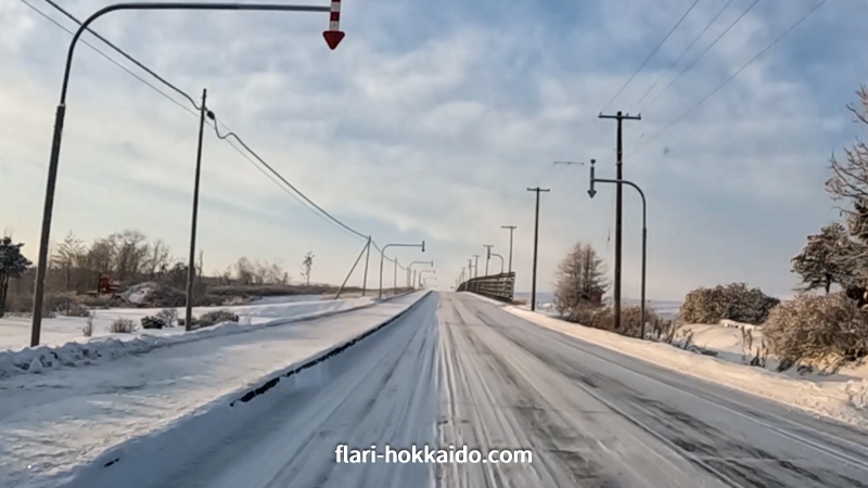 北海道の冬は路面上の標識が見えなくなって驚いた