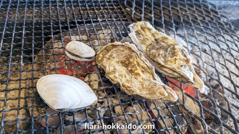 道の駅厚岸グルメパークで牡蠣を食べる