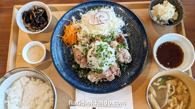 選べる揚げ鶏定食（薬味たっぷりおろしポン酢）